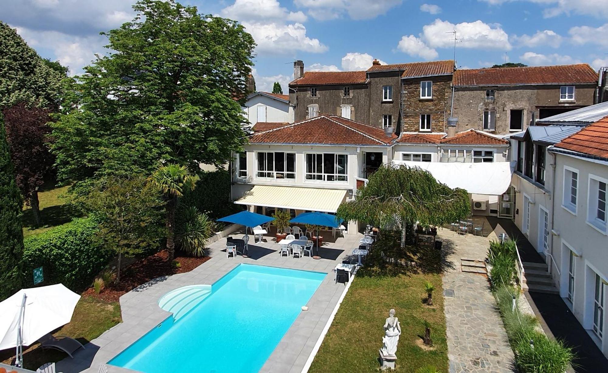 Hotel Restaurant Les Voyageurs Montaigu-Vendee Luaran gambar